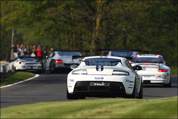gt4-oulton-race-6