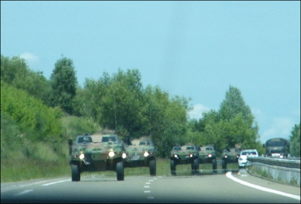 French-armoured-convoy