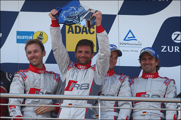 Ring24-Podium-04