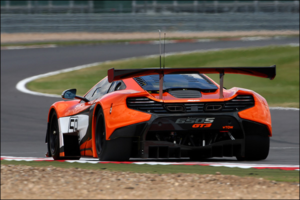 McLaren-650s-Silverstone-09