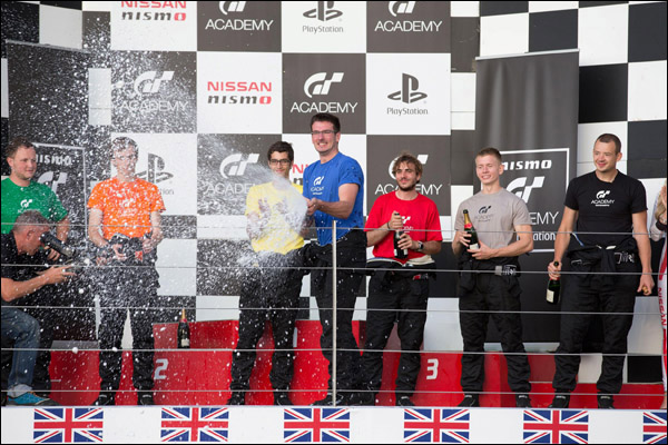 Gaetan-Paletou-podium