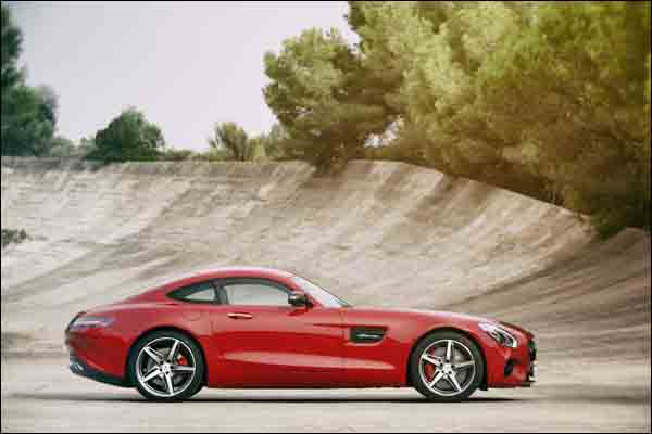 Mercedes-Benz-AMG-GT-2