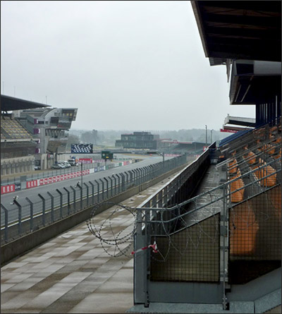 porsche-centre-le-mans-02