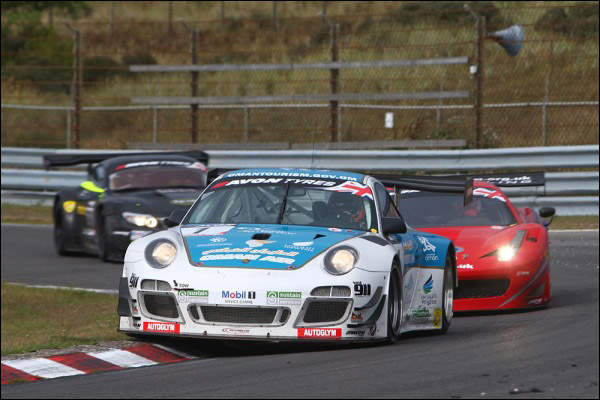 Team-Motorbase-Porsche-2