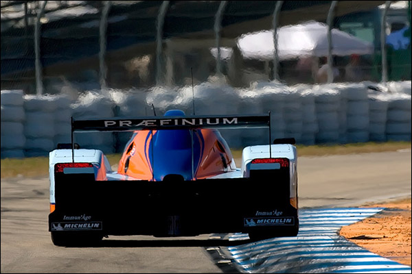 Lola-Aston-Martin-03