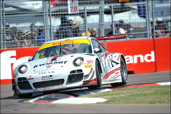 Australian-GT-Townsville-race-1-porsche