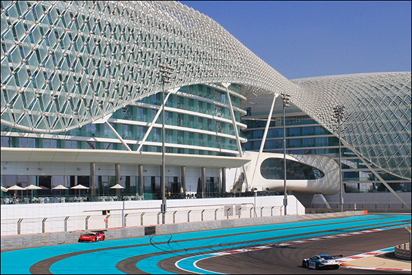 Ferrari-Crash-Gulf12-FP3