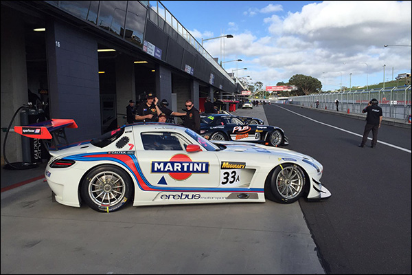 Mishumotors-Mercedes-Bathurst-pitlane