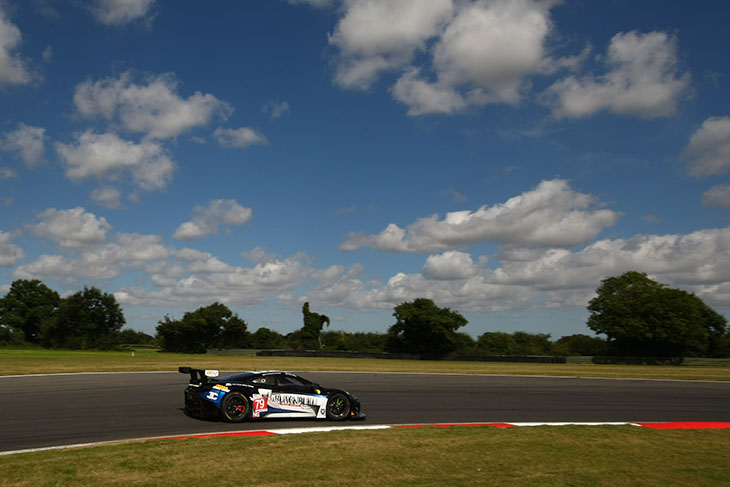 79-McLaren-BGT-2016-Snetterton-Race-1