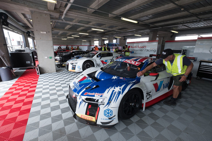 Jamec-Pem-Racing-audi-bathurst-12-2017-paddock