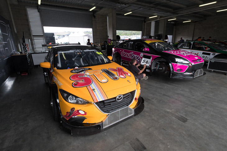 MARC-Mazda 3-bathurst-12-2017-paddock