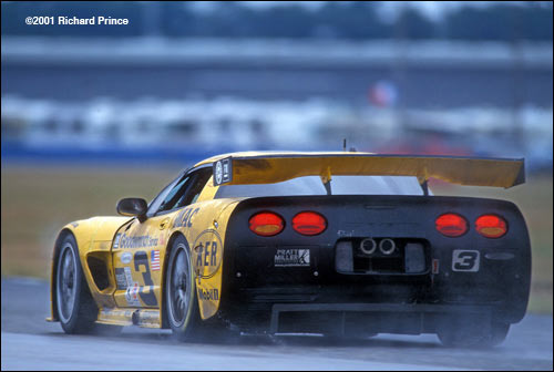 dailysportscar.com