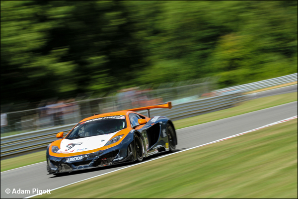 British_GT_Brands_2013_Race_0002