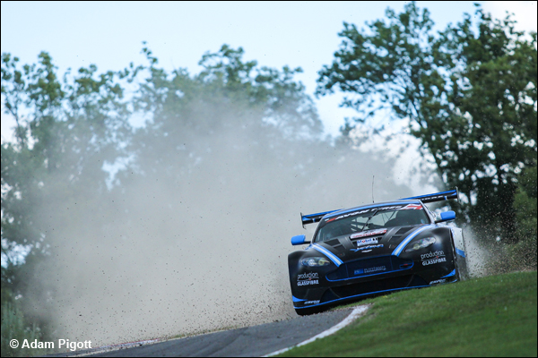 British_GT_Brands_2013_Race_0006