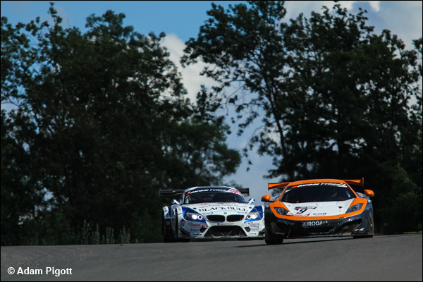 British_GT_Brands_2013_Race_0011