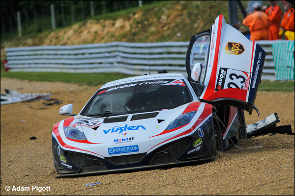 British_GT_Brands_2013_Race_0012