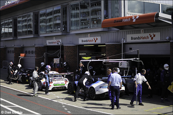 British_GT_Brands_2013_Race_0018